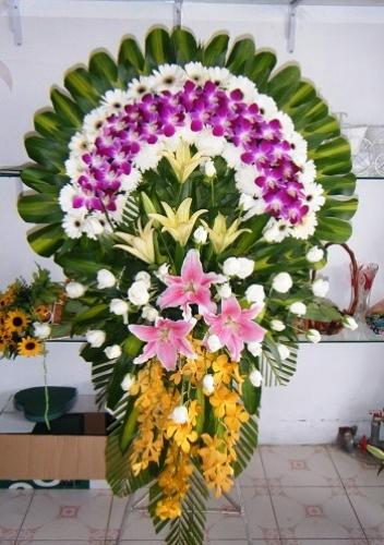 Kệ hoa chia buồn 031